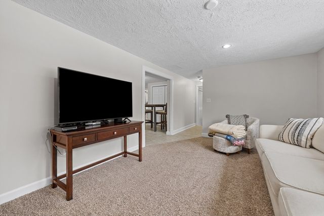 16 Day St, Norfolk, MA 02056