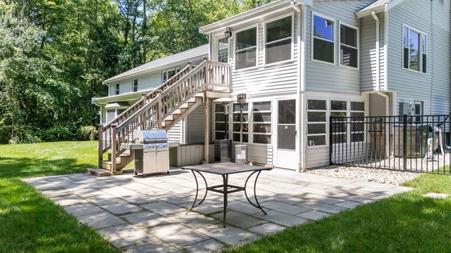 16 Day St, Norfolk, MA 02056