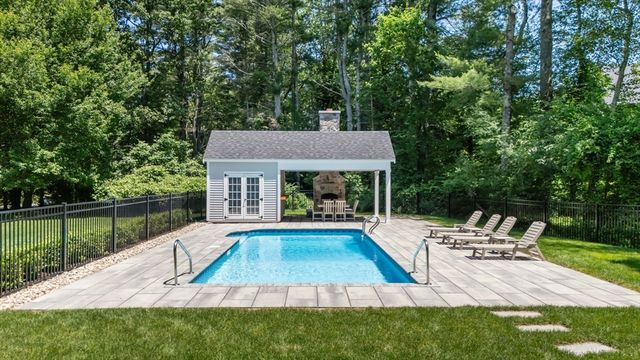 16 Day St, Norfolk, MA 02056