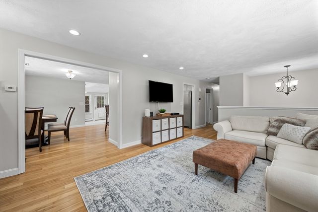 16 Day St, Norfolk, MA 02056