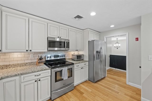 16 Day St, Norfolk, MA 02056