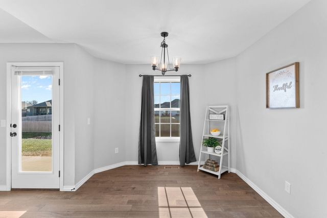 5646 W Pine Street, Springfield, MO 65802