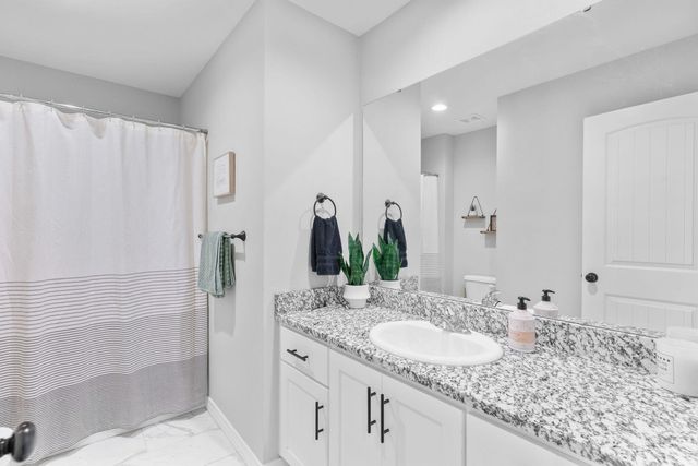 5646 W Pine Street, Springfield, MO 65802