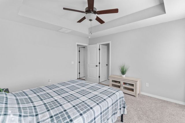 5646 W Pine Street, Springfield, MO 65802