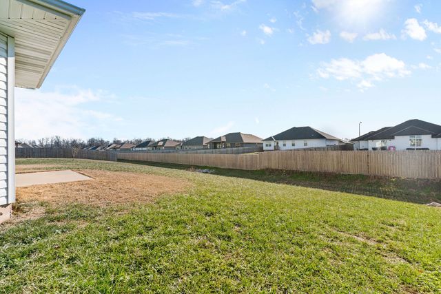 5646 W Pine Street, Springfield, MO 65802