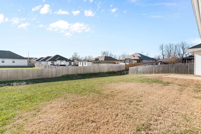 5646 W Pine Street, Springfield, MO 65802