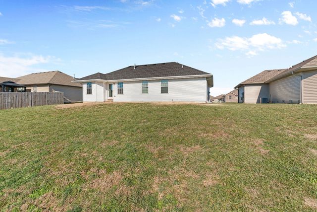 5646 W Pine Street, Springfield, MO 65802