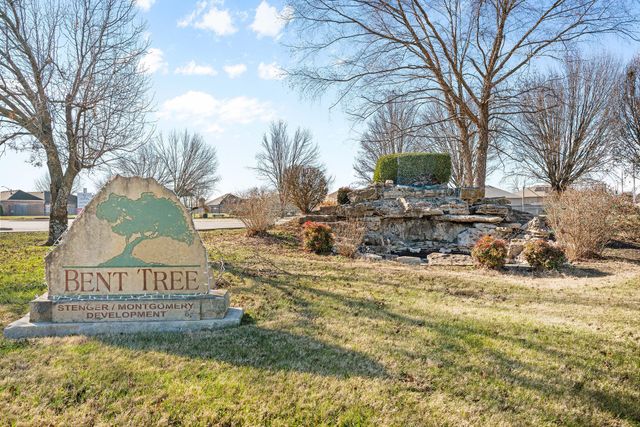 5646 W Pine Street, Springfield, MO 65802