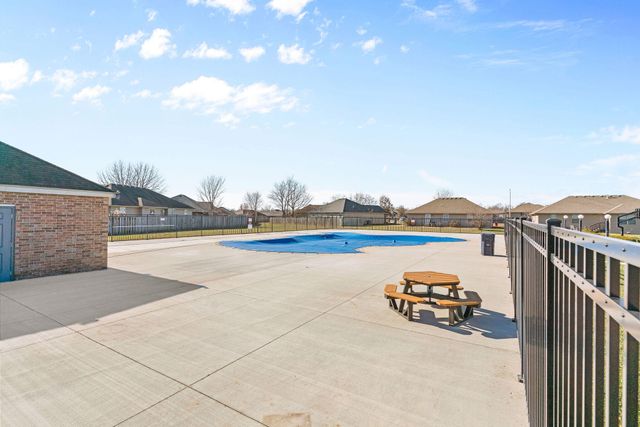 5646 W Pine Street, Springfield, MO 65802