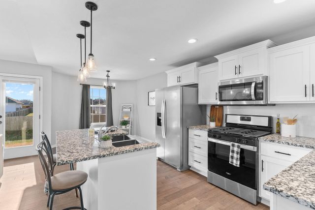 5646 W Pine Street, Springfield, MO 65802