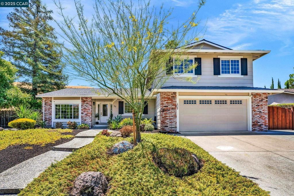 33 El Molino Dr, Clayton, CA 94517