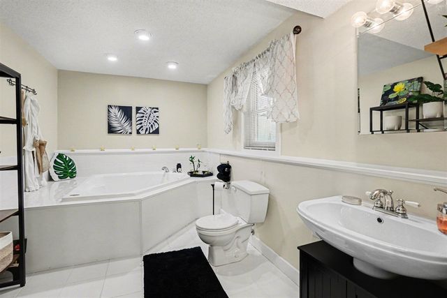 8500 S Maple Court, Zeeland, MI 49464