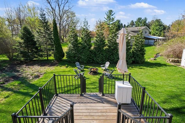 8500 S Maple Court, Zeeland, MI 49464