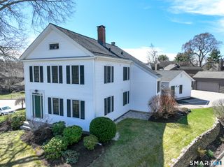 5 Hollister Way North, Glastonbury, CT 06033