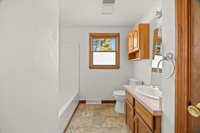 37 Annawon Dr, Halifax, MA 02338