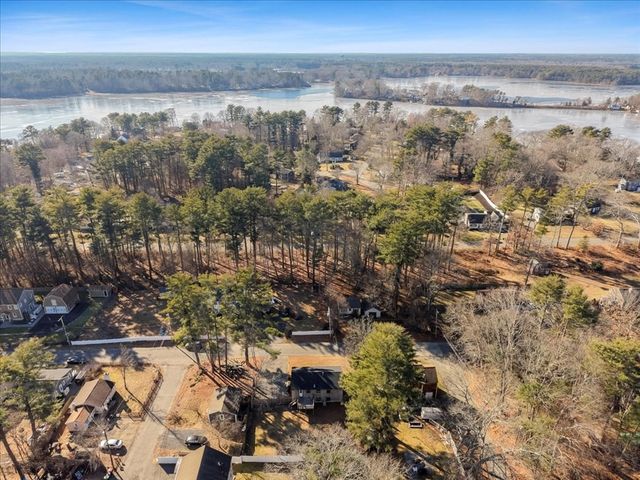 37 Annawon Dr, Halifax, MA 02338