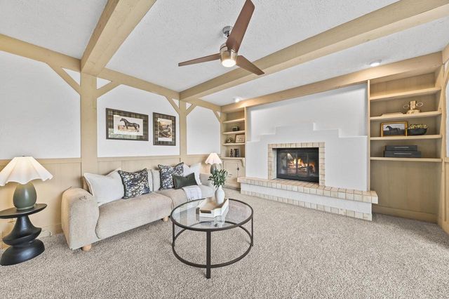 W356N5886 Meadow COURT, Oconomowoc, WI 53066