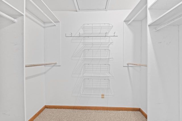 W356N5886 Meadow COURT, Oconomowoc, WI 53066