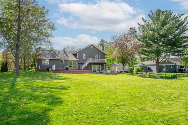 W356N5886 Meadow COURT, Oconomowoc, WI 53066