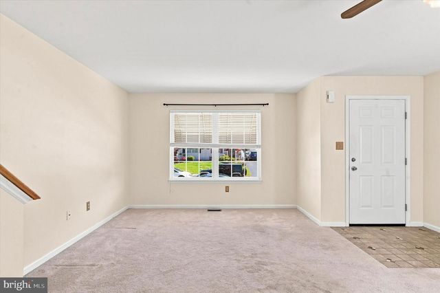 1923 OAK LEAF LN, Holmes, PA 19043
