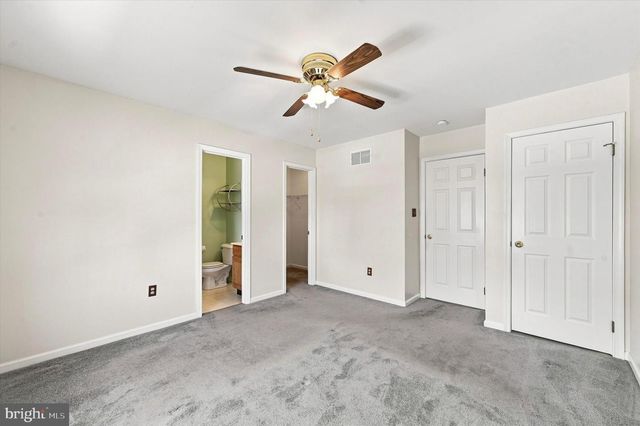 1923 OAK LEAF LN, Holmes, PA 19043