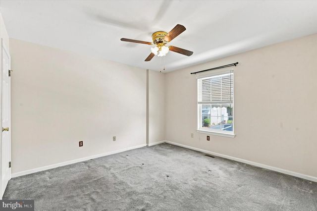 1923 OAK LEAF LN, Holmes, PA 19043