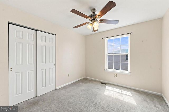 1923 OAK LEAF LN, Holmes, PA 19043