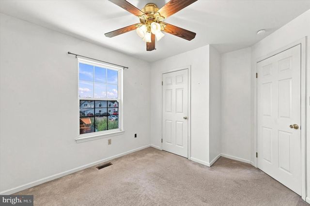 1923 OAK LEAF LN, Holmes, PA 19043