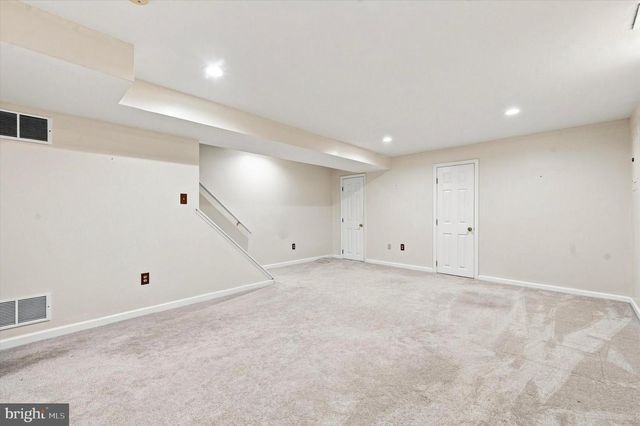 1923 OAK LEAF LN, Holmes, PA 19043