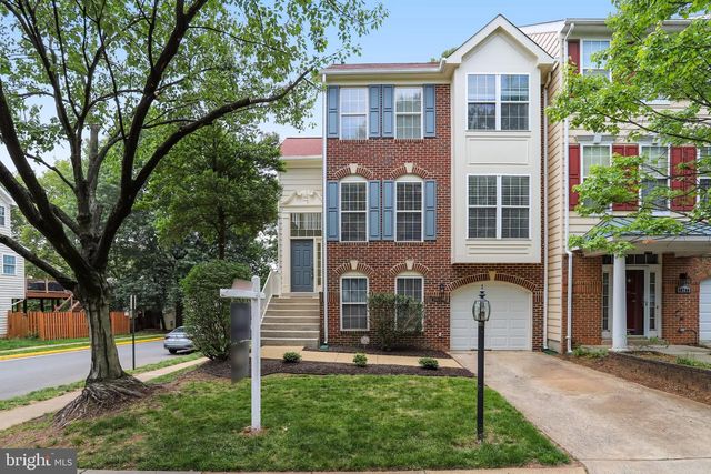 46764 MANCHESTER TER, Sterling, VA 20165