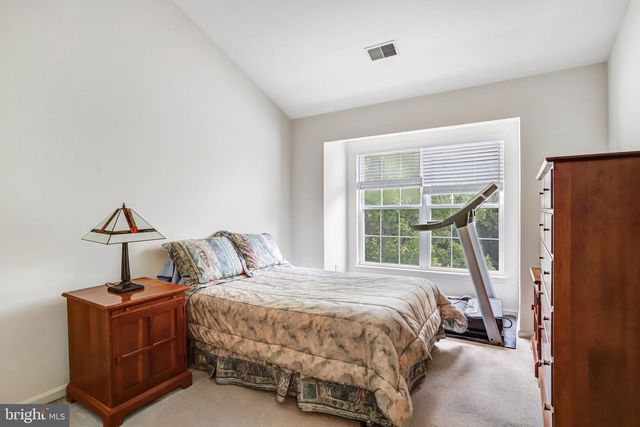 46764 MANCHESTER TER, Sterling, VA 20165