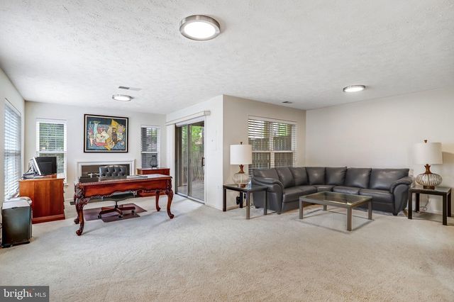 46764 MANCHESTER TER, Sterling, VA 20165