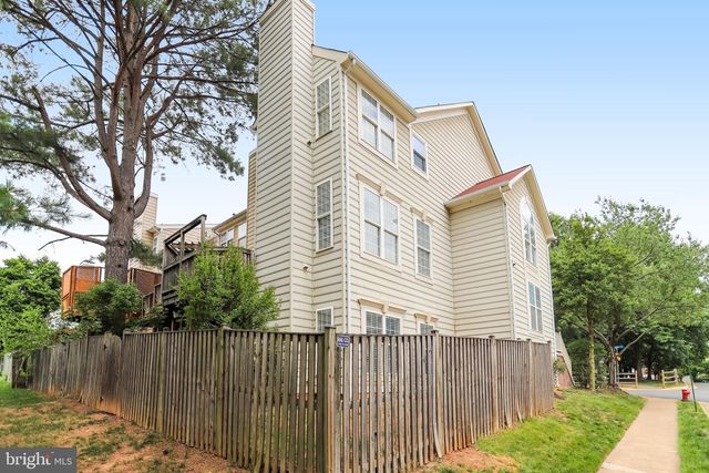 46764 MANCHESTER TER, Sterling, VA 20165