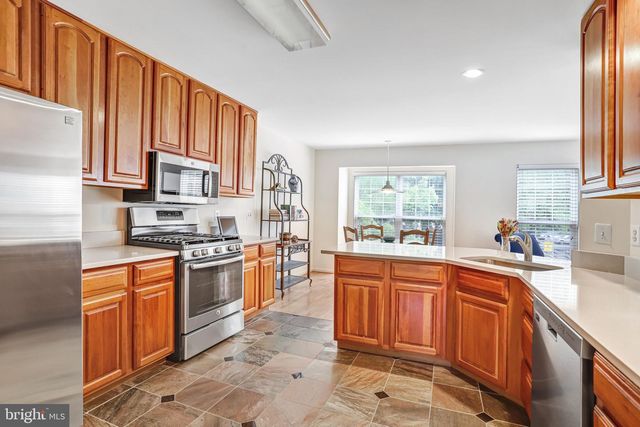 46764 MANCHESTER TER, Sterling, VA 20165