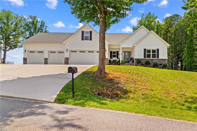 305 Absher Farm Loop, Statesville, NC 28625