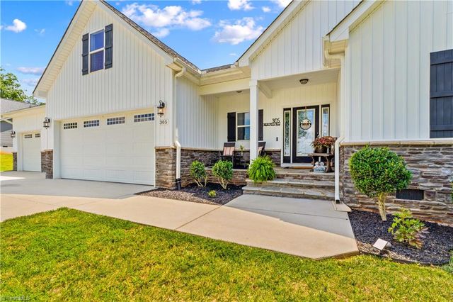 305 Absher Farm Loop, Statesville, NC 28625
