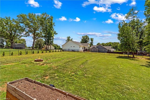 305 Absher Farm Loop, Statesville, NC 28625