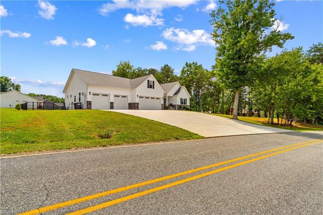 305 Absher Farm Loop, Statesville, NC 28625