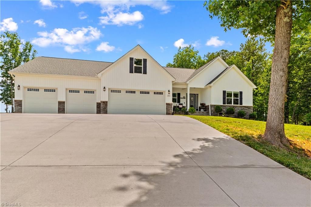 305 Absher Farm Loop, Statesville, NC 28625