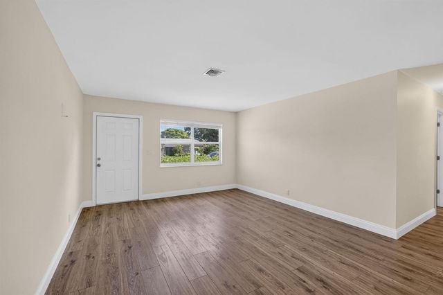 1333 W 31st Street, Riviera Beach, FL 33404