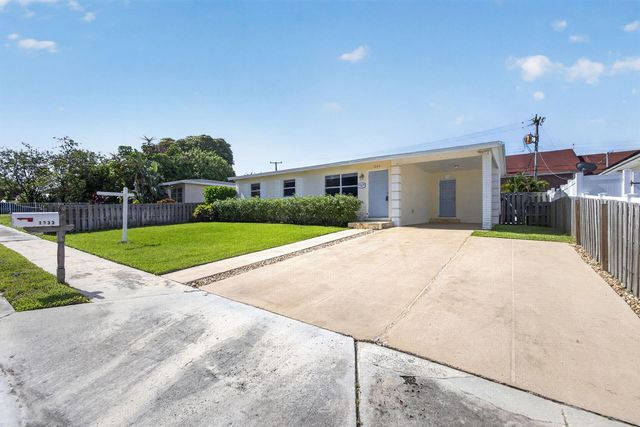 1333 W 31st Street, Riviera Beach, FL 33404