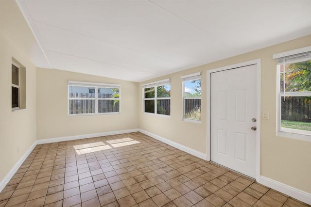 1333 W 31st Street, Riviera Beach, FL 33404