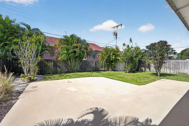 1333 W 31st Street, Riviera Beach, FL 33404