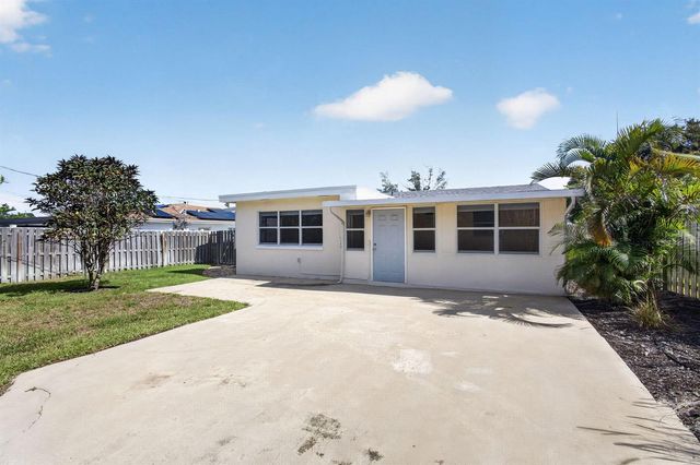 1333 W 31st Street, Riviera Beach, FL 33404