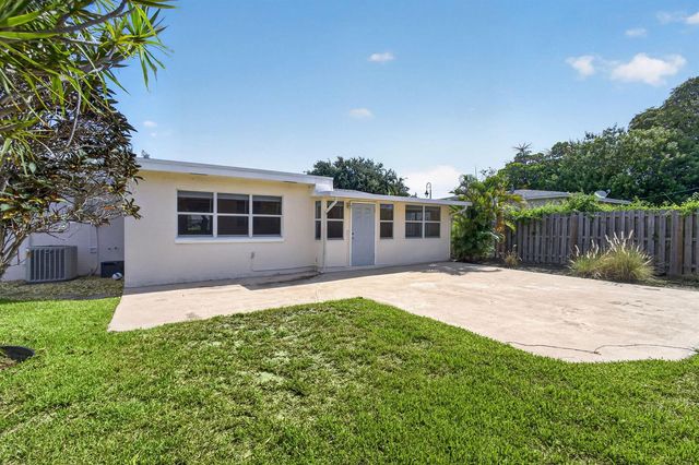 1333 W 31st Street, Riviera Beach, FL 33404