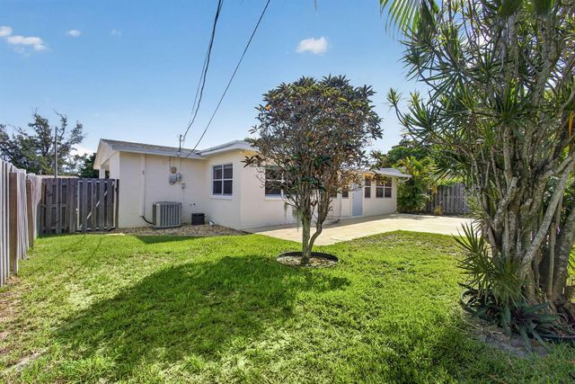 1333 W 31st Street, Riviera Beach, FL 33404