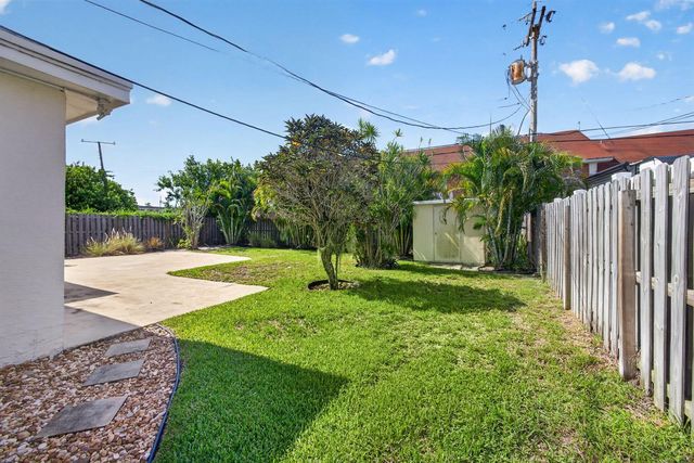 1333 W 31st Street, Riviera Beach, FL 33404