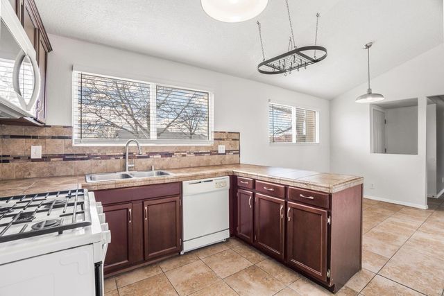 527 Brazos Drive SE, Rio Rancho, NM 87124