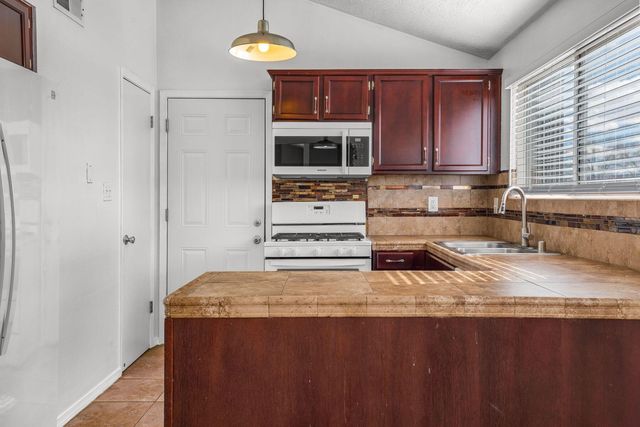 527 Brazos Drive SE, Rio Rancho, NM 87124