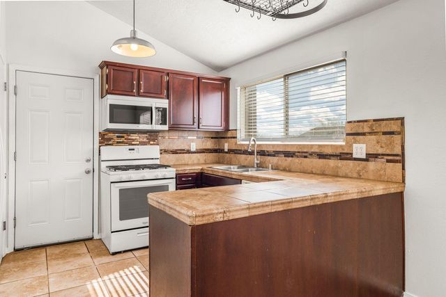 527 Brazos Drive SE, Rio Rancho, NM 87124